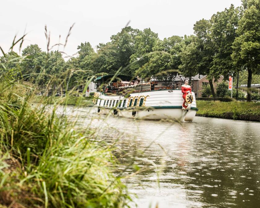 Cruise on meandering Lys | Visit Gent