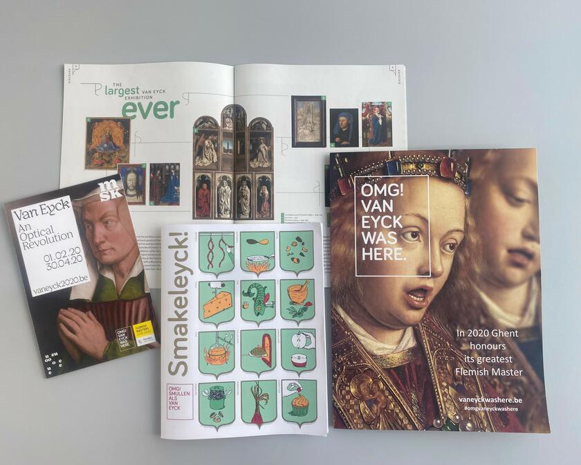verschillende folders en magazines van Van eyck