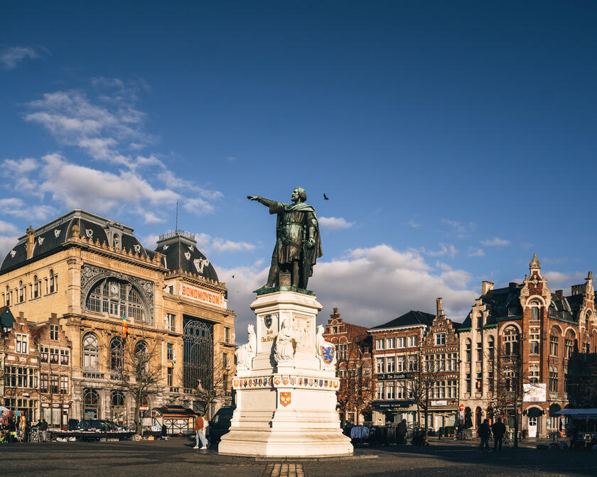 standbeeld jacob van artevelde op de vrijdagmarkt