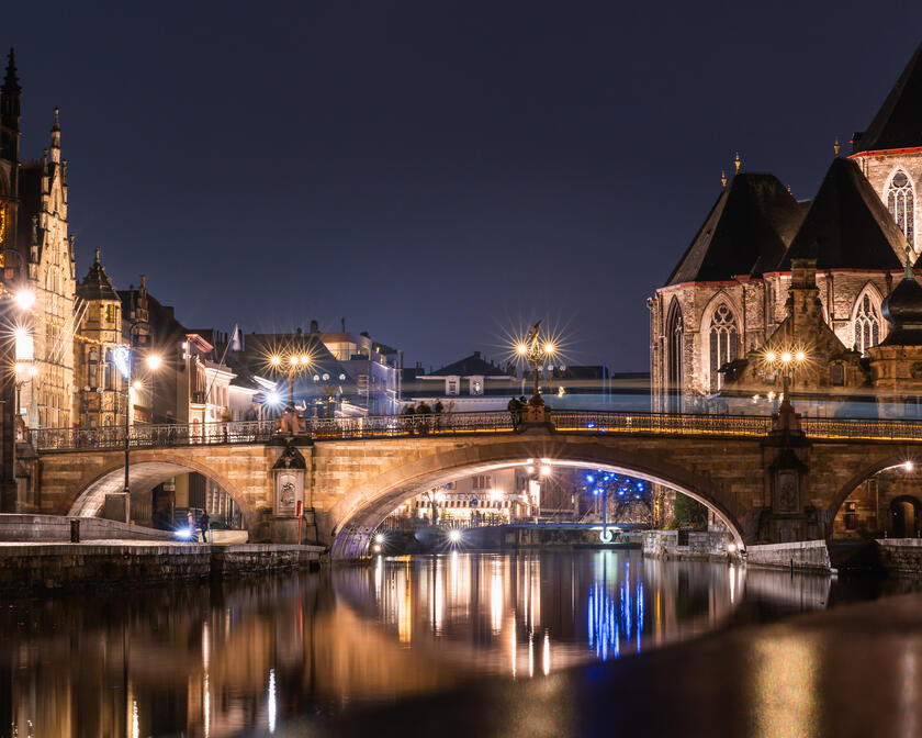 Sint-Michielsbrug in avondlicht