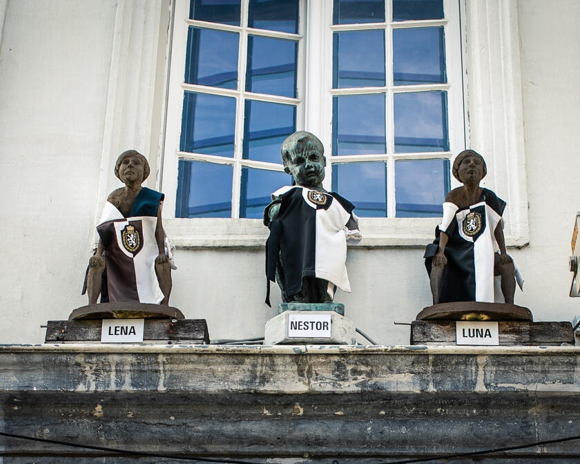 Bronze statues Lena, Luna and Nestor