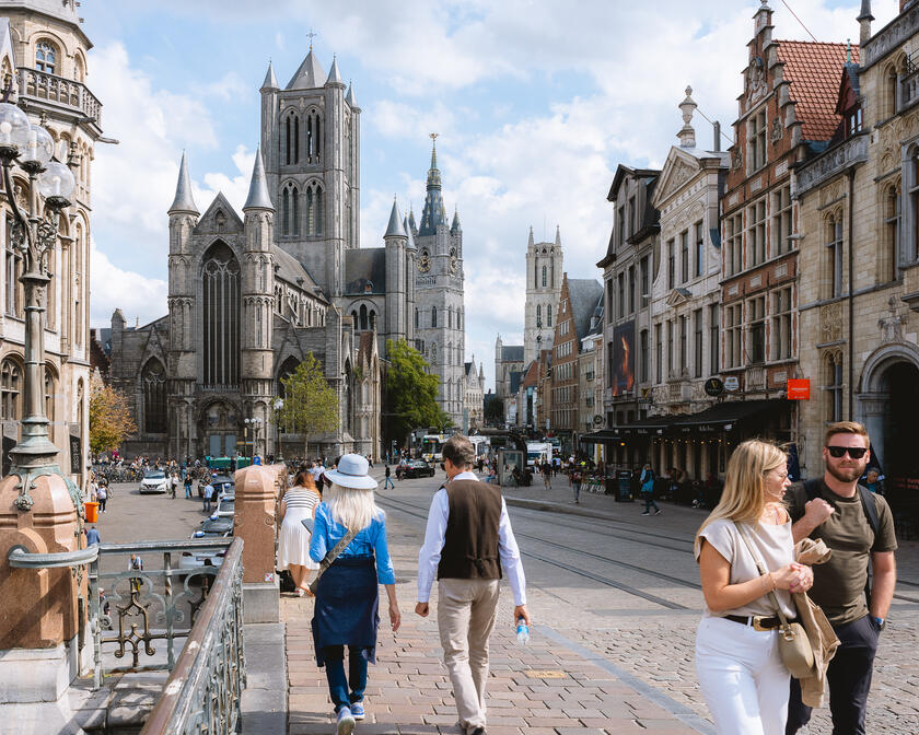 Mensen op de Sint-Michielshelling