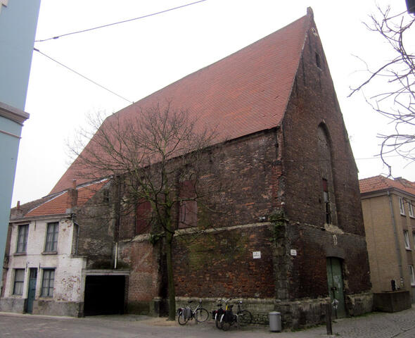 Buitenaanzicht van de kapel in het Patershol.