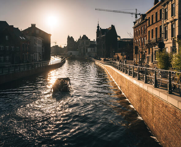 boat at the Reep in sunlight