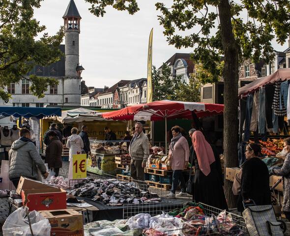 Marché de produits frais et de nouvelles marchandises