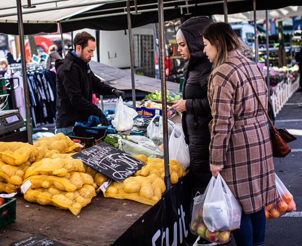 Faire ses courses sur la Van Beverenplein