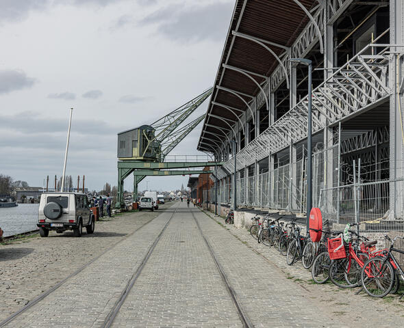 Hangar de coton, Voorhaven.