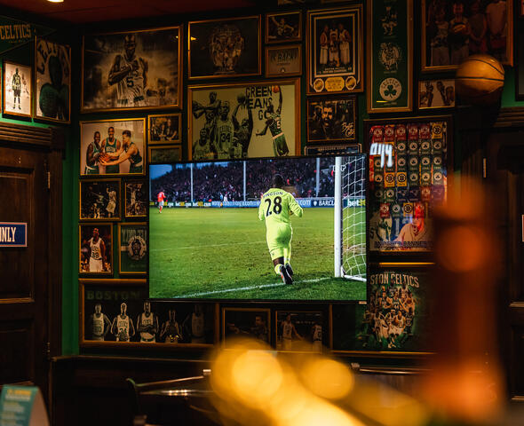 Fernsehen in einer US-Sportbar