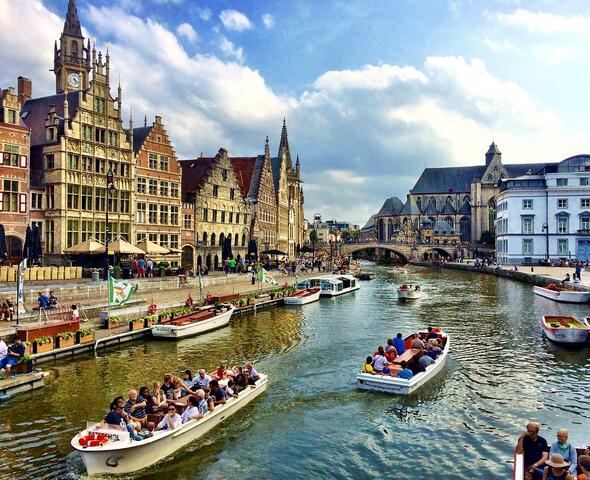 Boten aan de Graslei