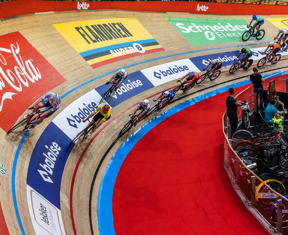 Wielrenners tijdens de Lotto Zesdaagse in 't Kuipke