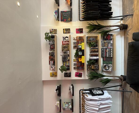 Muziekwinkel met focus op hiphop