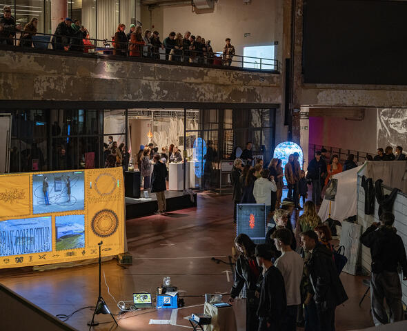 Across the large courtyard of Wintercircus, projectors have been set up where artists from Bring Your Own Beamer showcased their work, ranging from games to holiday photos to other types of audiovisual work
