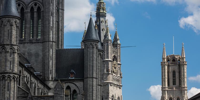Closeup of the three towers: the Saint Nicolas Church, the Belltower and the Cathedral
