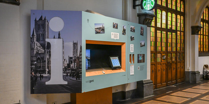 Info point at Gent Sint-Pieters railway station