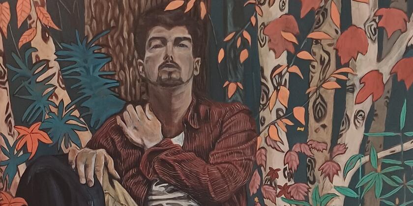 schilderij met een figuur die zit tussen de boomstammen