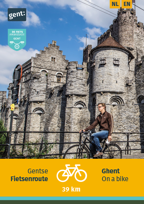 ©De Fietsambassade Het Gravensteen met een fietser op de voorgrond