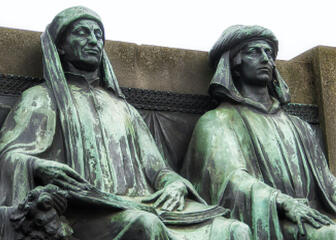 standbeeld van Hubert en Jan Van Eyck