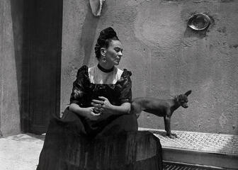 Frida Kahlo met hond