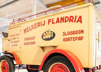Milk wagon to deliver dairy products to the homes of the inhabitants of Ghent