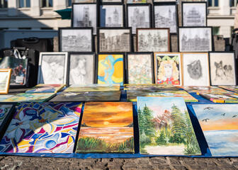 Paintings on the ground at the market