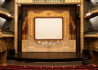 Theaterzaal in Kunstencentrum VIERNULVIER