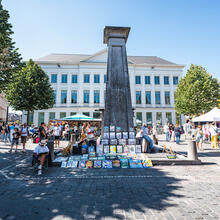 Mercadillo artístico y artesanal en el Groentenmarkt