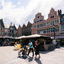 People walking on Sint-Veerleplein