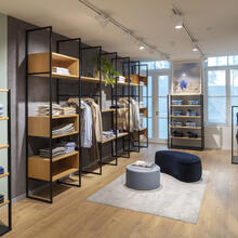 Looking for the men's collection? Discover the men's corner with its own fitting rooms