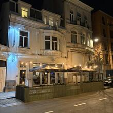 voorgevel van Spoorloos Perron